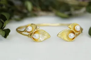 Calla Lily Branch Bracelet