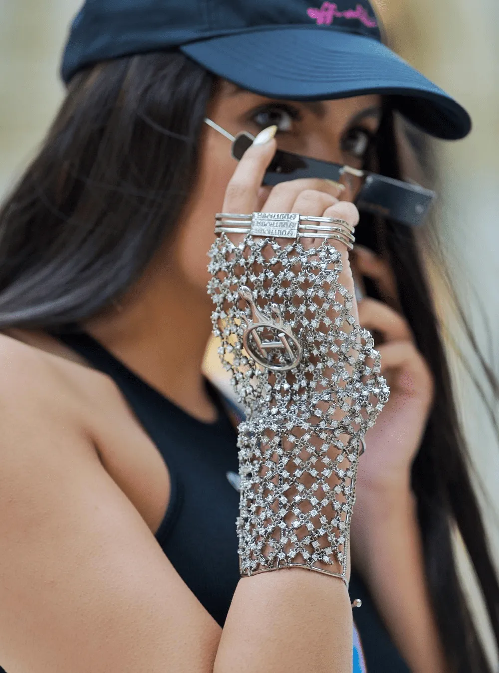 Drip OH Chainmail Gloves In Rhinestone