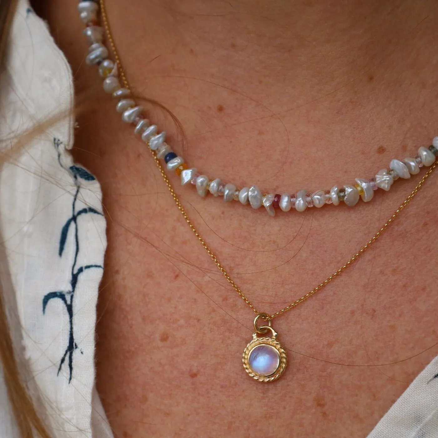 Gold Antiquarian Necklace with Moonstone