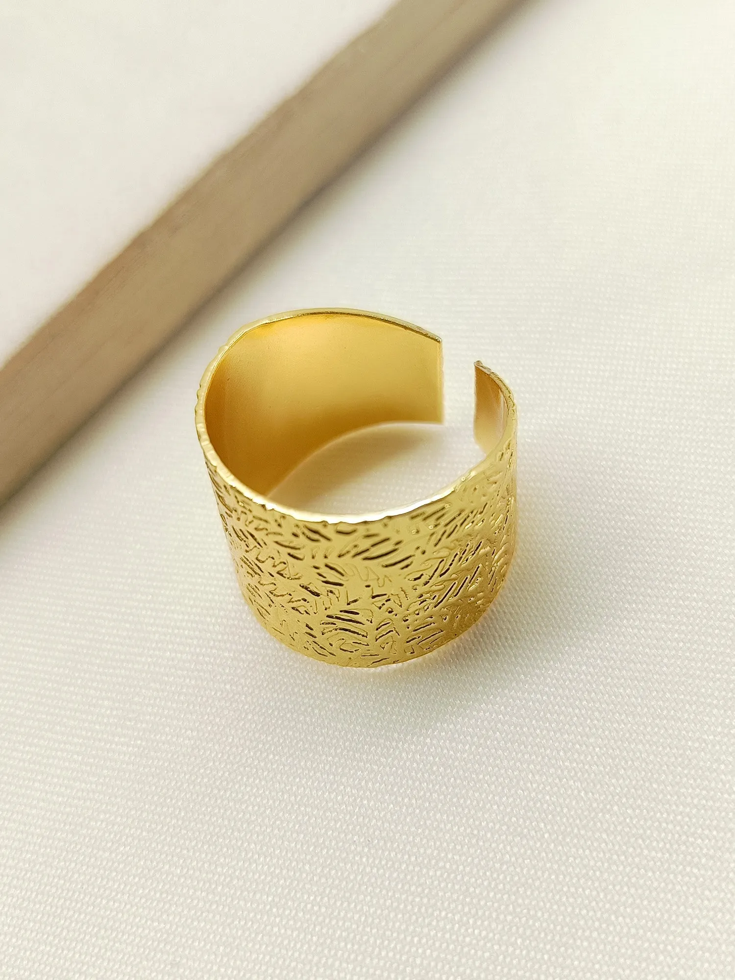 Nicika Golden Western Finger Ring