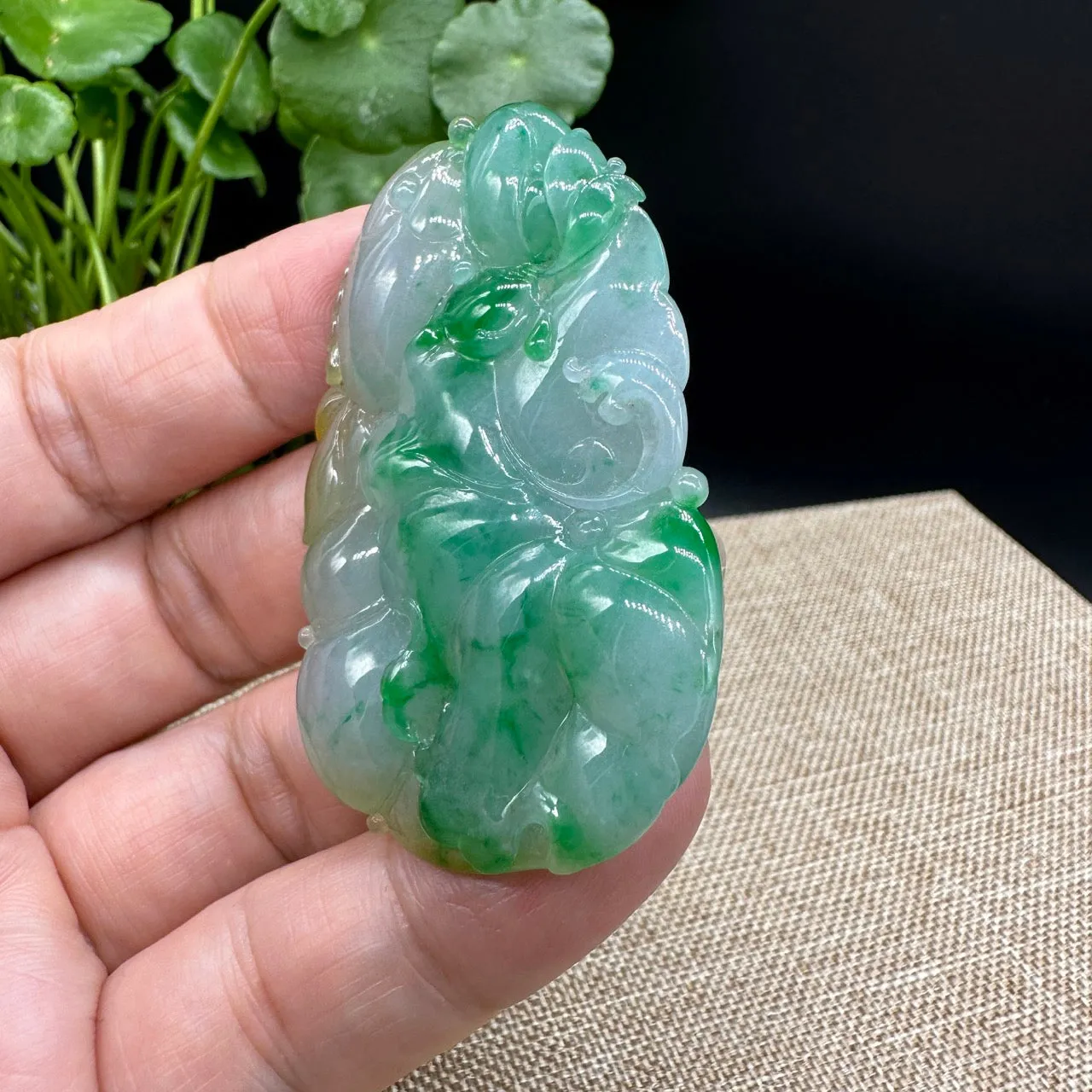 RealJade® High-End Jadeite Jade Fish Pendant Necklace ( Collectibles )