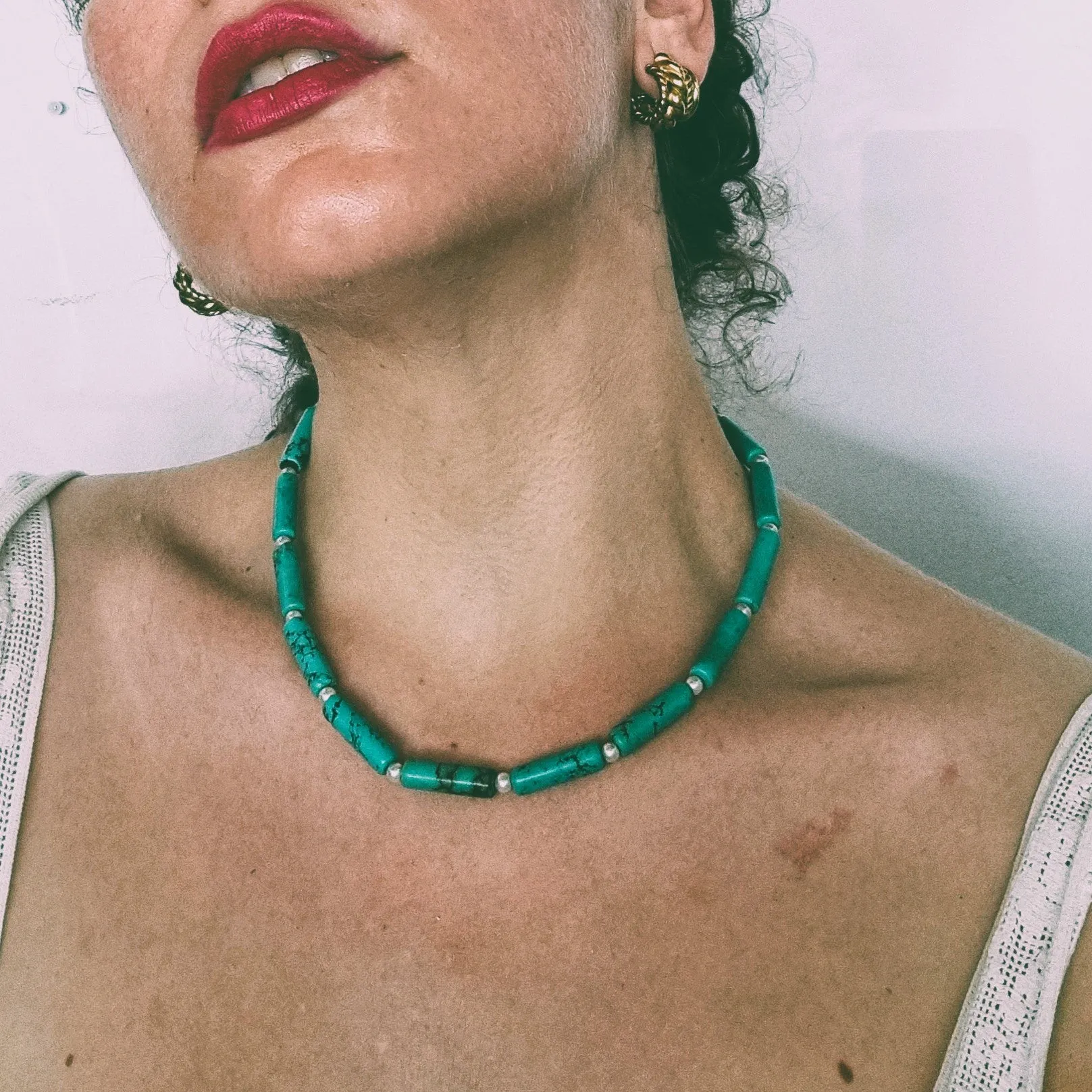 Turquoise howlite & pearl's necklace